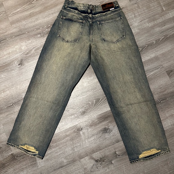 GV Gallery RBERRY Denim - Picture 3 of 4